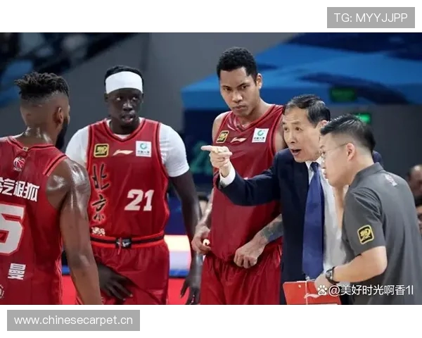 足球队中有哪些CBA背景球员？跨界案例盘点